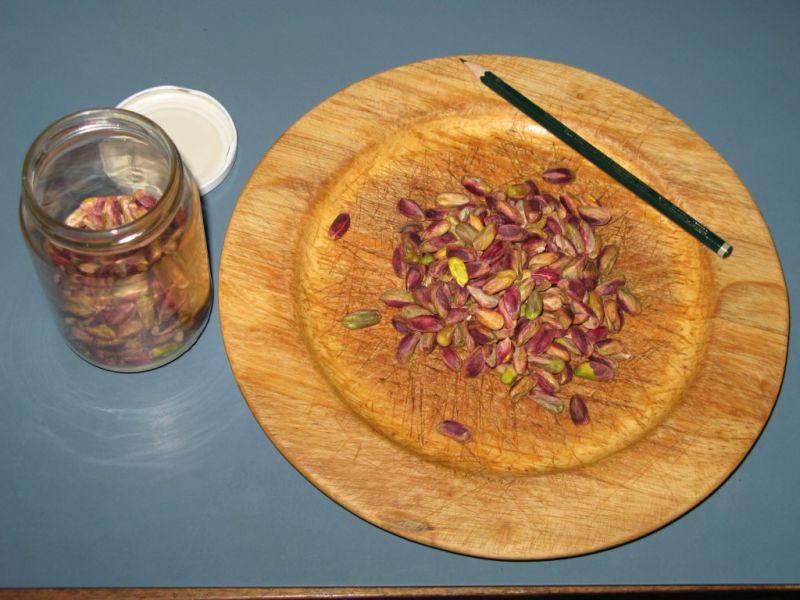 Datei:Pistazie, Kerne.JPG